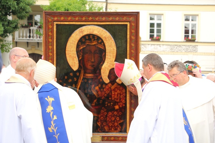 Pożegnanie ikony MB Częstochowskiej w diecezji łowickiej cz. I