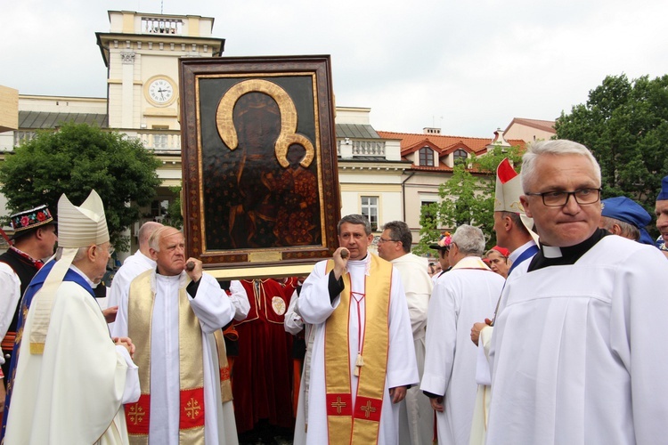 Pożegnanie ikony MB Częstochowskiej w diecezji łowickiej cz. I