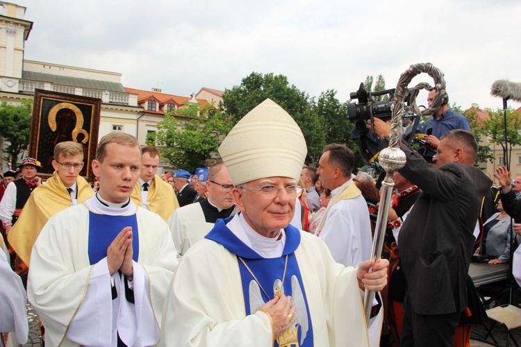 Pożegnanie ikony MB Częstochowskiej w diecezji łowickiej cz. I