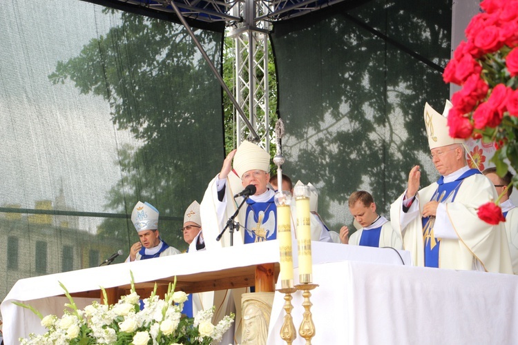 Pożegnanie ikony MB Częstochowskiej w diecezji łowickiej cz. I