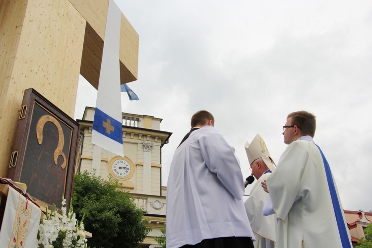 Pożegnanie ikony MB Częstochowskiej w diecezji łowickiej cz. I