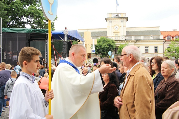 Pożegnanie ikony MB Częstochowskiej w diecezji łowickiej cz. I