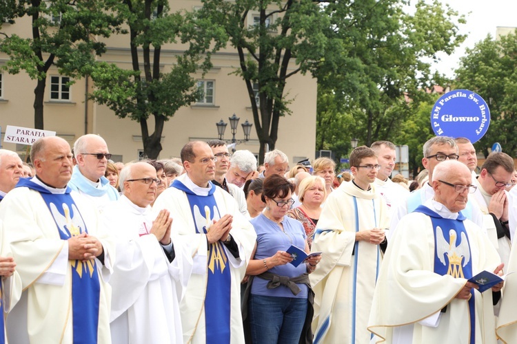 Pożegnanie ikony MB Częstochowskiej w diecezji łowickiej cz. I