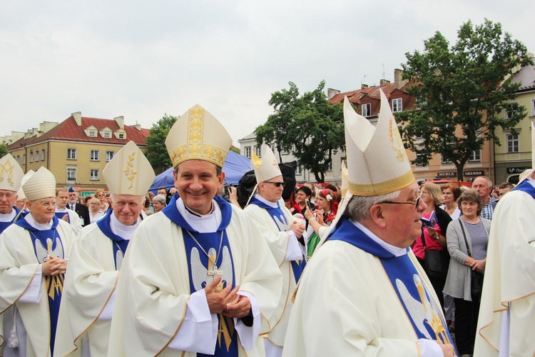 Pożegnanie ikony MB Częstochowskiej w diecezji łowickiej cz. I