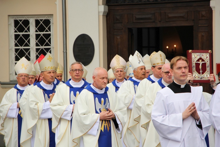 Pożegnanie ikony MB Częstochowskiej w diecezji łowickiej cz. I