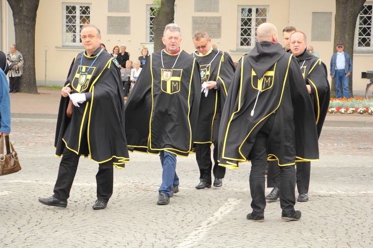 Pożegnanie ikony MB Częstochowskiej w diecezji łowickiej cz. I