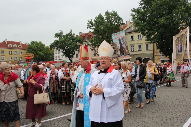 Pożegnanie ikony MB Częstochowskiej w diecezji łowickiej cz. I