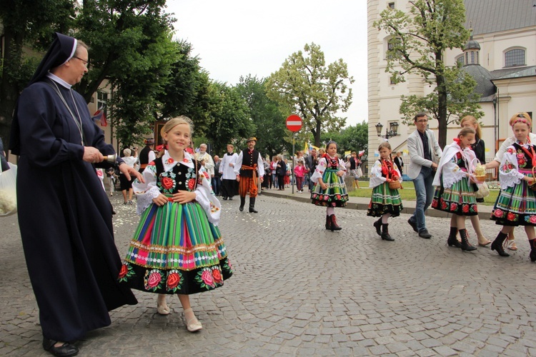 Pożegnanie ikony MB Częstochowskiej w diecezji łowickiej cz. I