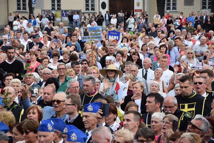 Pożegnanie ikony MB Częstochowskiej w diecezji łowickiej cz. II