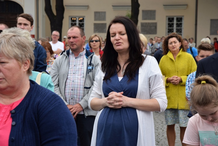 Pożegnanie ikony MB Częstochowskiej w diecezji łowickiej cz. II