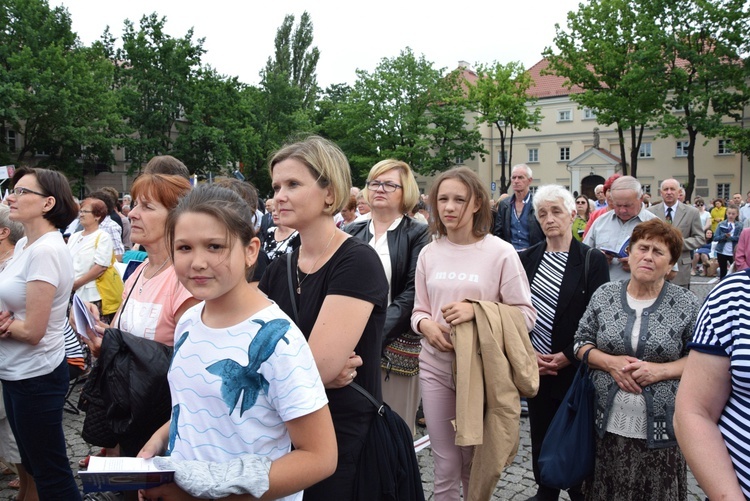 Pożegnanie ikony MB Częstochowskiej w diecezji łowickiej cz. II