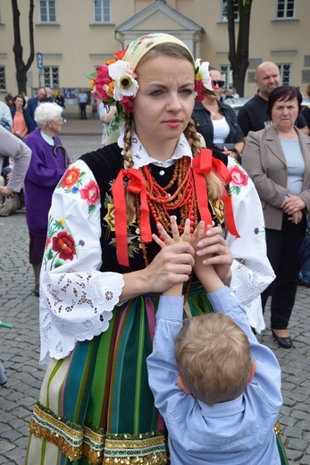 Pożegnanie ikony MB Częstochowskiej w diecezji łowickiej cz. II