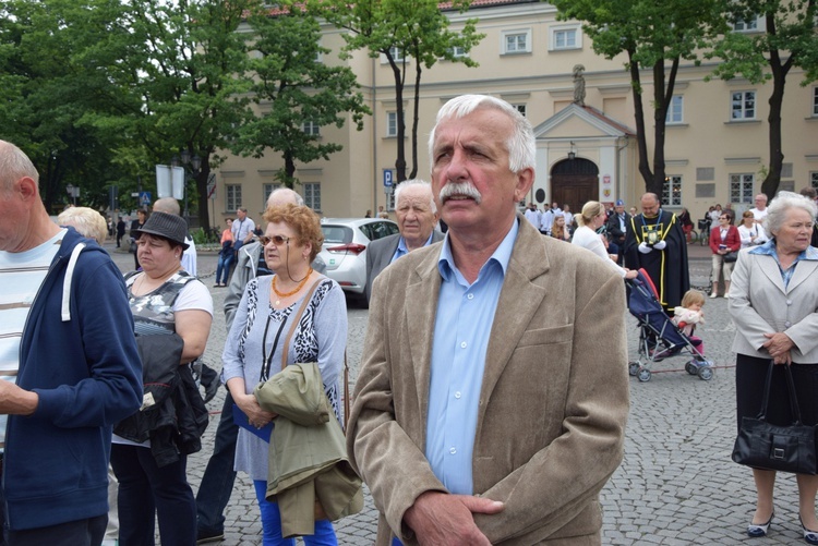 Pożegnanie ikony MB Częstochowskiej w diecezji łowickiej cz. II