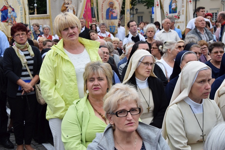 Pożegnanie ikony MB Częstochowskiej w diecezji łowickiej cz. II