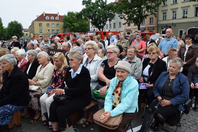 Pożegnanie ikony MB Częstochowskiej w diecezji łowickiej cz. II