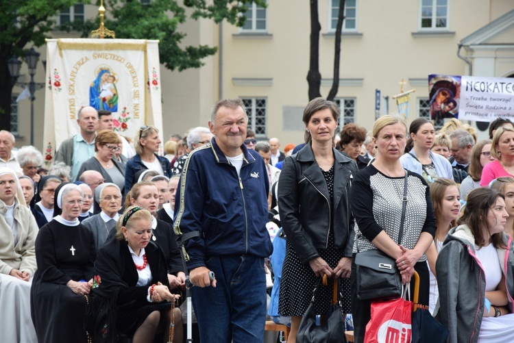 Pożegnanie ikony MB Częstochowskiej w diecezji łowickiej cz. II