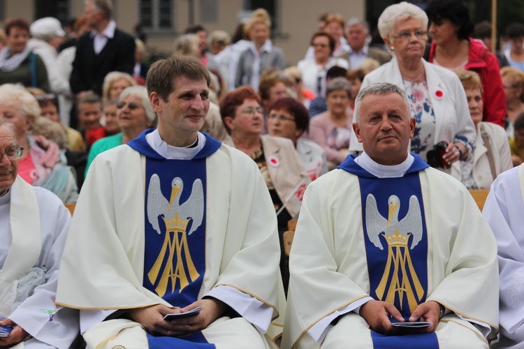 Pożegnanie ikony MB Częstochowskiej w diecezji łowickiej cz. III