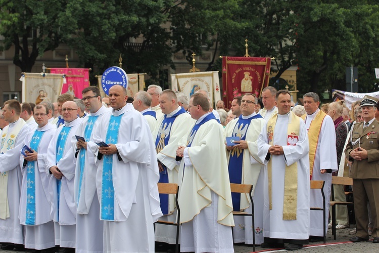 Pożegnanie ikony MB Częstochowskiej w diecezji łowickiej cz. III