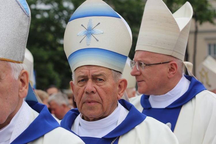 Pożegnanie ikony MB Częstochowskiej w diecezji łowickiej cz. III