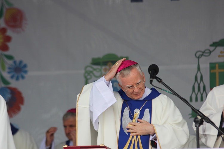 Pożegnanie ikony MB Częstochowskiej w diecezji łowickiej cz. III