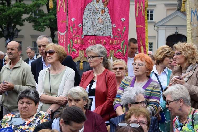 Pożegnanie ikony MB Częstochowskiej w diecezji łowickiej cz. II