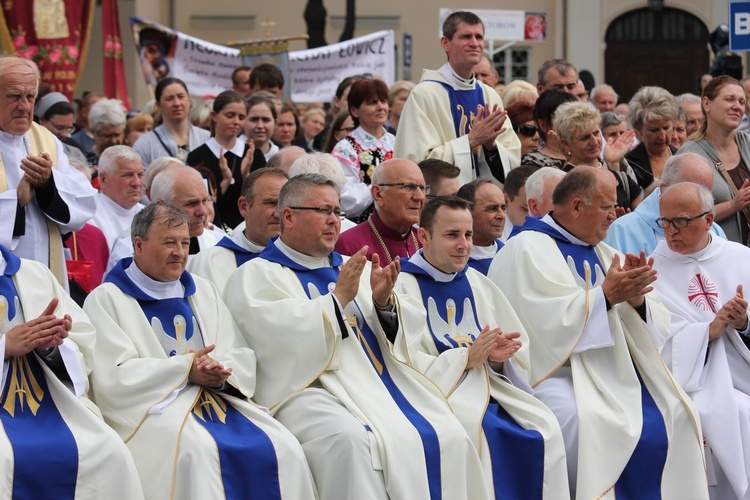 Pożegnanie ikony MB Częstochowskiej w diecezji łowickiej cz. III