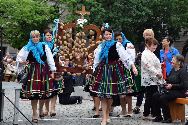 Pożegnanie ikony MB Częstochowskiej w diecezji łowickiej cz. II