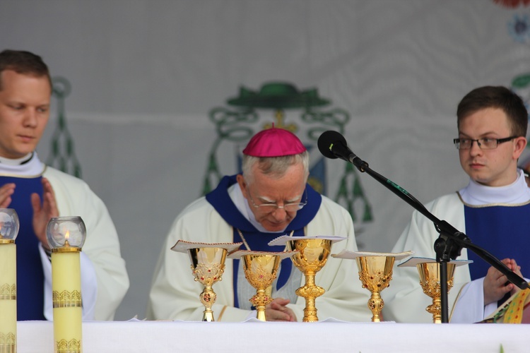 Pożegnanie ikony MB Częstochowskiej w diecezji łowickiej cz. III