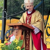 – Morze weryfikuje siłę charakteru oraz wizję człowieka odnośnie jego samego – tłumaczył biskup.