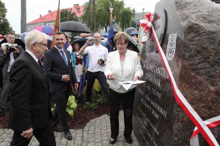 Odsłonięcie pomnika bp. Dominika