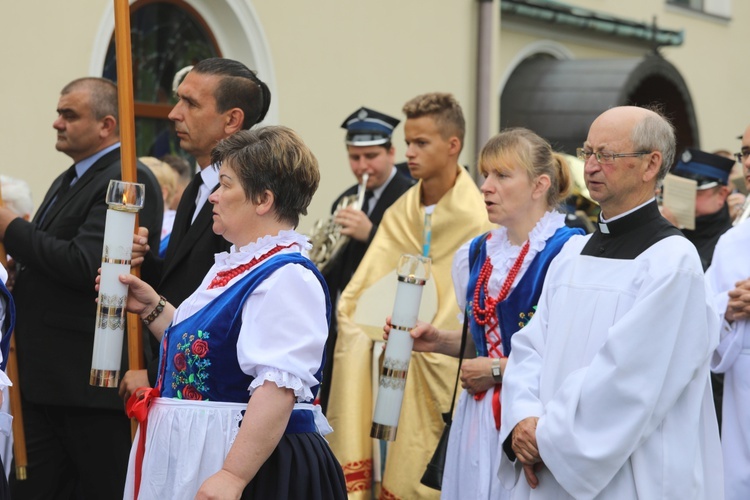 Kard. Stanisław Dziwisz w bazylice w Hałcnowie