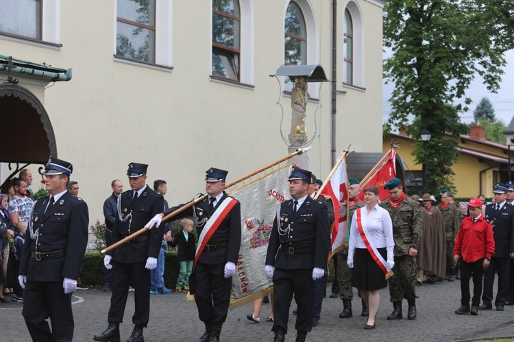 Kard. Stanisław Dziwisz w bazylice w Hałcnowie