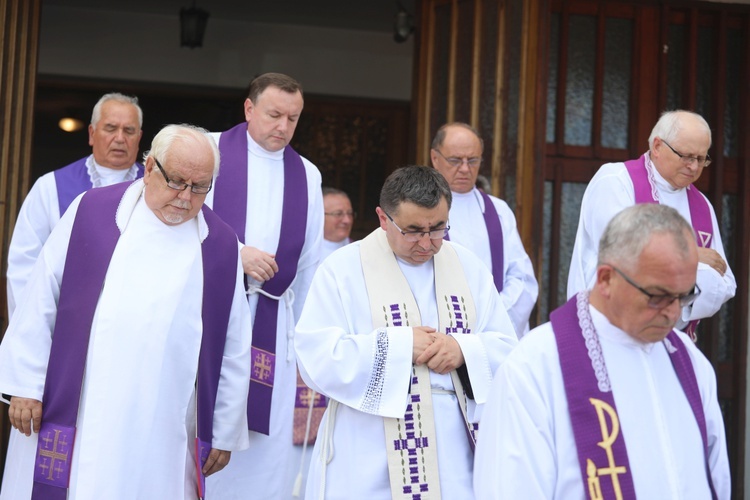 Ostatnie pożegnanie śp. ks. kan. Franciszka Janczego