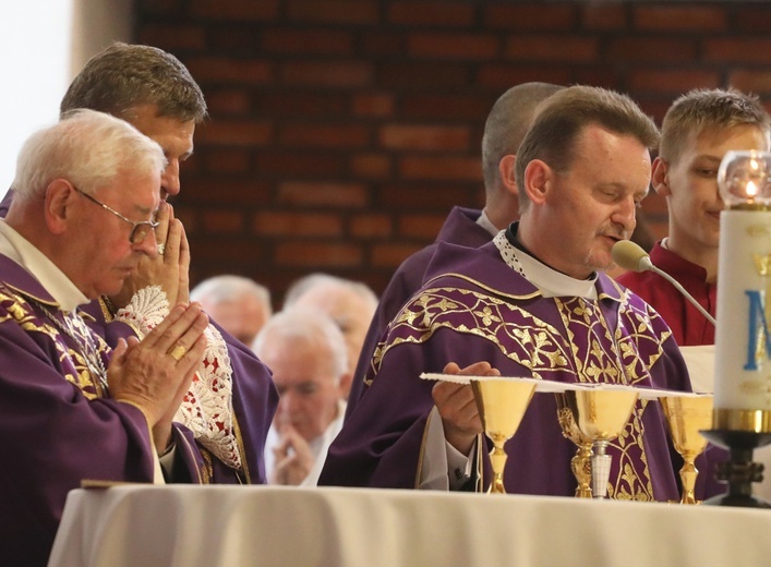 Ostatnie pożegnanie śp. ks. kan. Franciszka Janczego