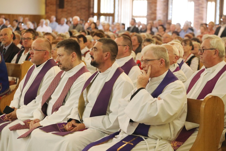 Ostatnie pożegnanie śp. ks. kan. Franciszka Janczego