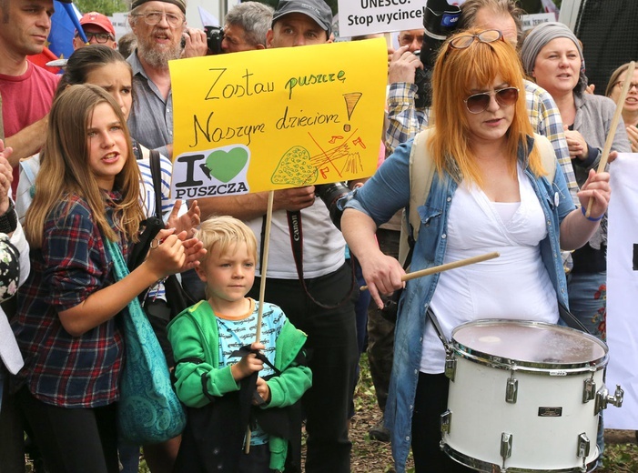 Manifestacje w obronie Puszczy Białowieskiej