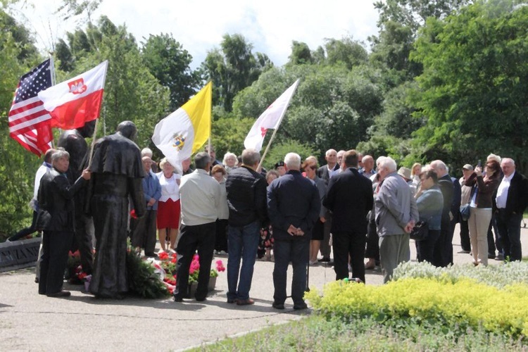 W podziękowaniu dla Amerykanów