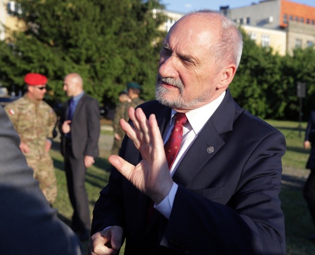 Macierewicz: Berlin zazdrości nam wizyty pana prezydenta Donalda Trumpa