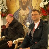 Bp Piotr Turzyński i ks. Wojciech Wojtyła podczas pielgrzymki na Jasnej Górze