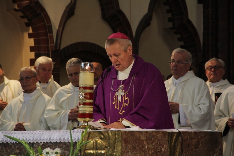 Pogrzeb śp. Matyldy Kupny, mamy abp. Józefa Kupnego