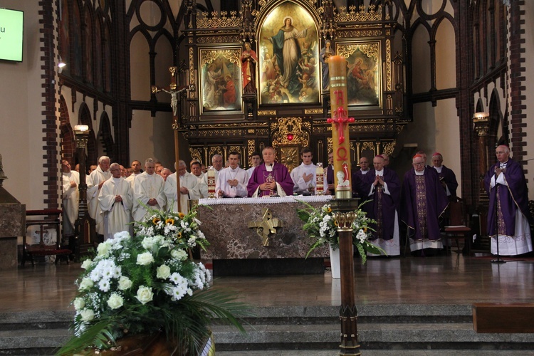 Pogrzeb śp. Matyldy Kupny, mamy abp. Józefa Kupnego