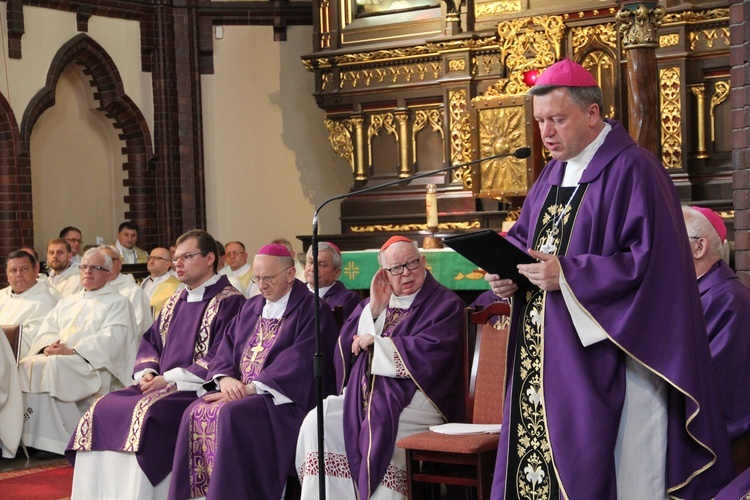 Pogrzeb śp. Matyldy Kupny, mamy abp. Józefa Kupnego