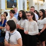 Bierzmowanie w parafii Krasienin. Świadectwo młodzieży i ich rodzin