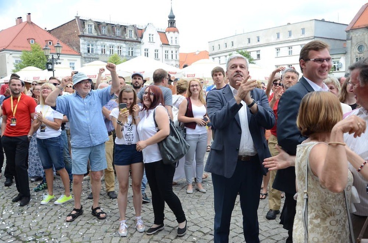 Oczekiwanie na tarnogórskim rynku 