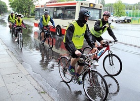 27 osób na rowerach, 7 dni, 2314 kilometrów, 27 diecezji,  15 województw, jeden cel – obrona życia.