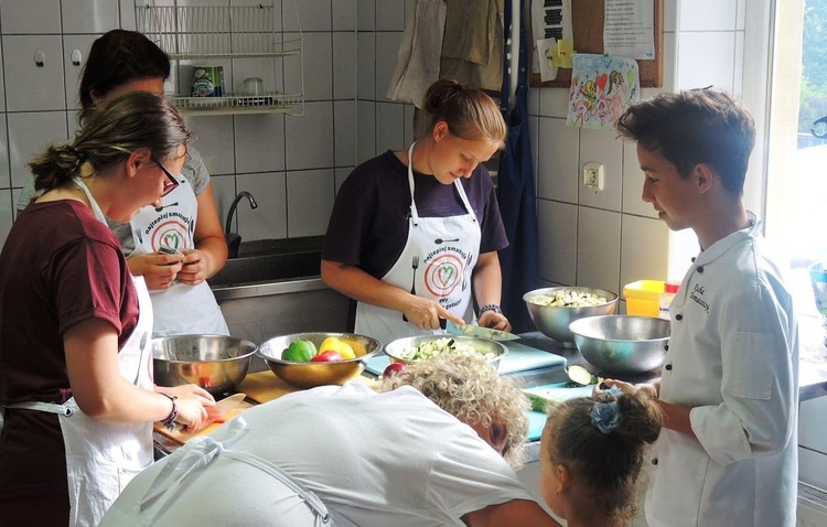 Warsztaty kulinarne z Kubą Tomaszczykiem w "Nadziei"