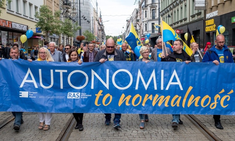 Ulicami Katowic przeszedł Marsz Autonomii