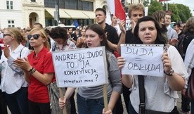 Demonstracja sił lewicowych przeciwko zmianom w sądownictwie