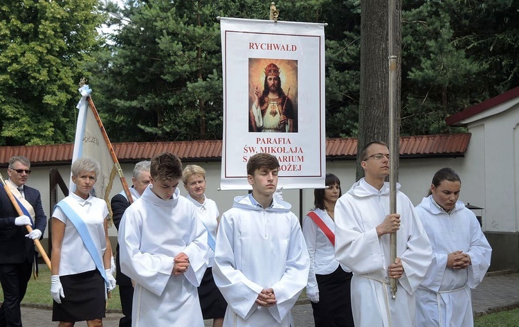 Odpust w Rychwałdzie z monstrancją fatimską