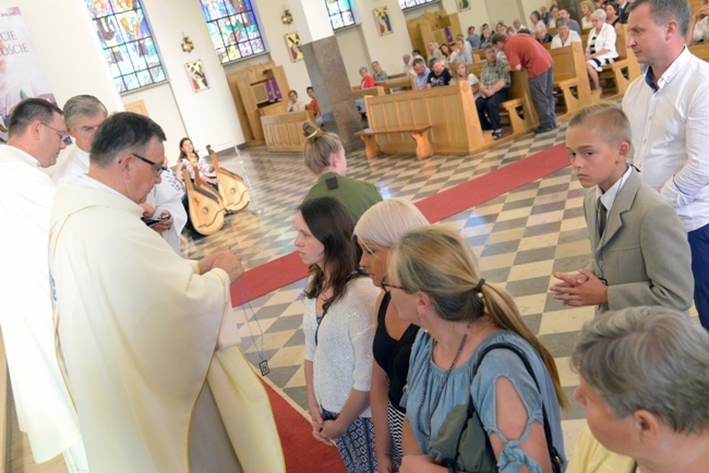 Przyjęcie szkaplerza w skarżyskim sanktuarium